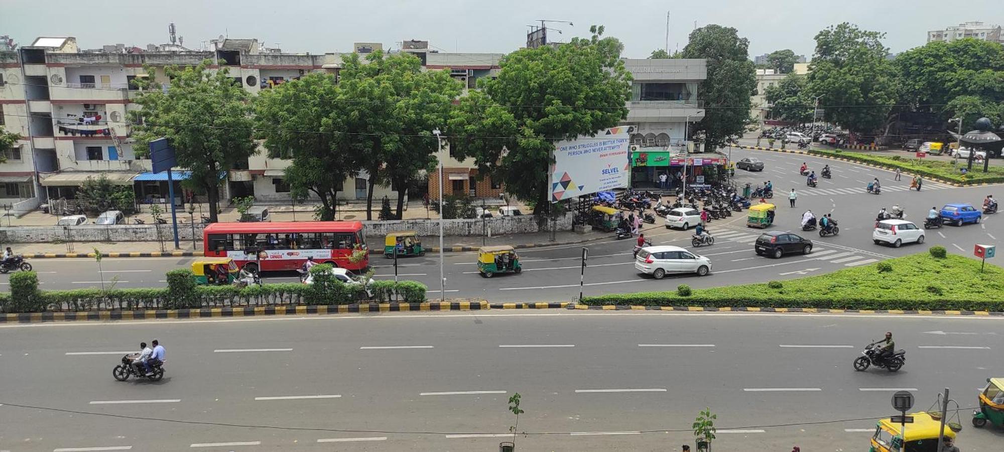 Hotel Earth Inn, Subhash Bridge, Rto Circle, Ahmedabad Exterior photo
