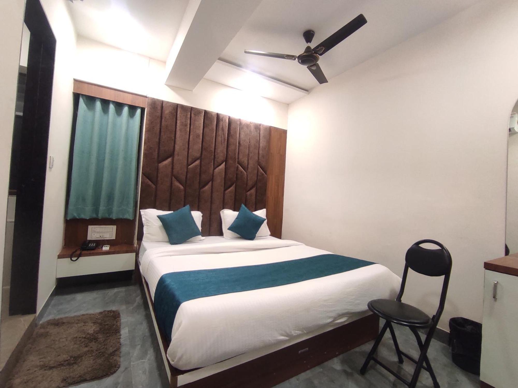 Hotel Earth Inn, Subhash Bridge, Rto Circle, Ahmedabad Exterior photo
